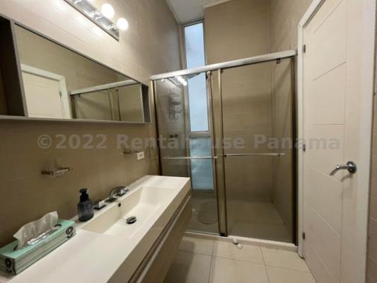 Waters on the bay, Avenida Balboa