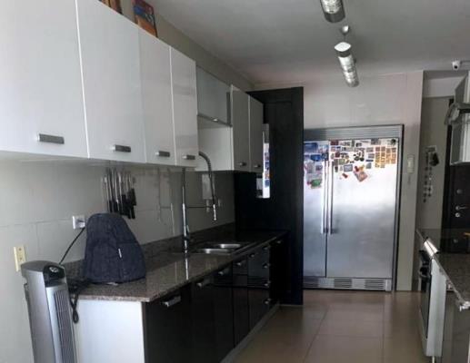 Q Tower , Área Metropolitana