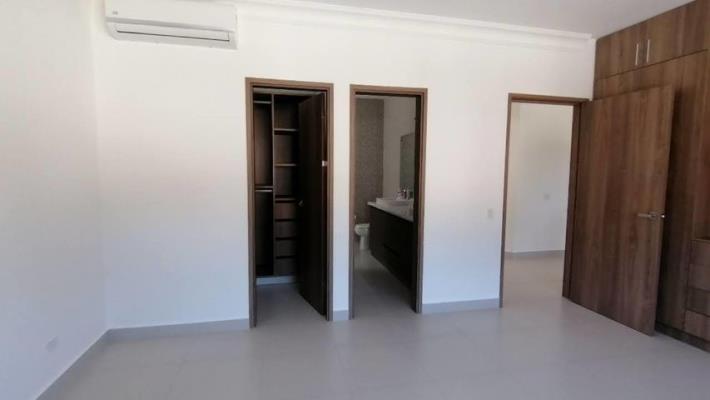 altos del parque, Panamá