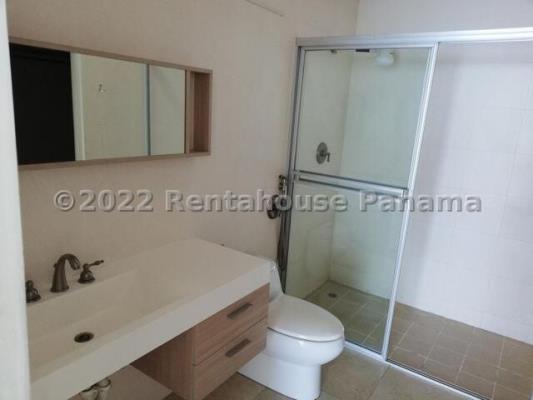 H2O on the ocean, apartamento