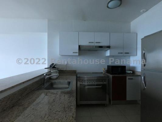 Grand Bay Tower, Área Metropolitana