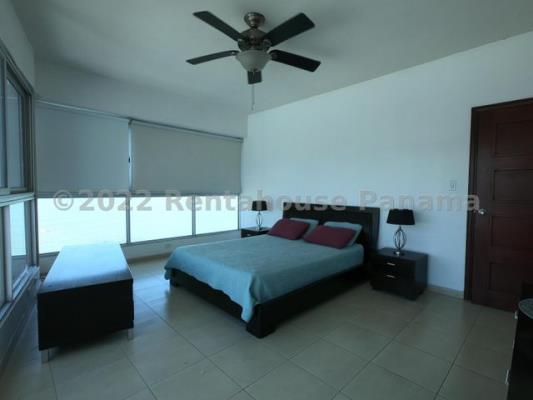 Grand Bay Tower, Área Metropolitana