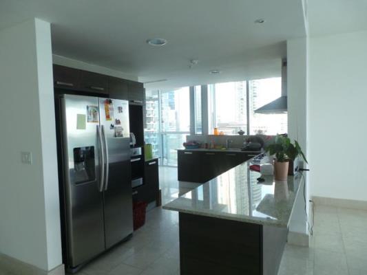 Ph Grand Tower, Área Metropolitana