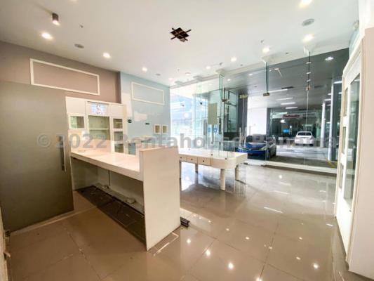 Centro Comercial Balboa Boutiques, Área Metropolitana