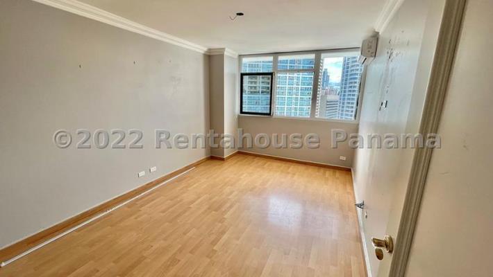 Los Delfines, Avenida Balboa