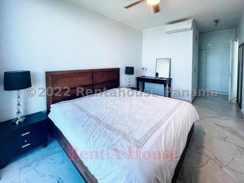 H2O on the ocean, Área Metropolitana