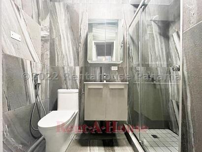 H2O on the ocean, Avenida Balboa