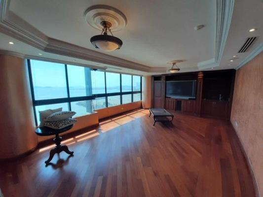 Condesa del mar - Princesa, Avenida Balboa