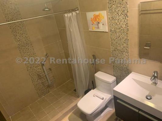 The One Tower , apartamento