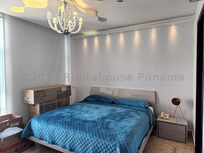 Q Tower , apartamento