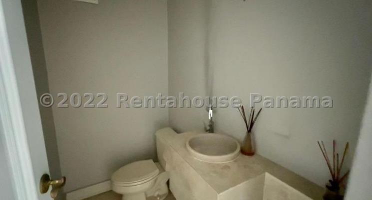 Avenida Balboa, Bella Vista