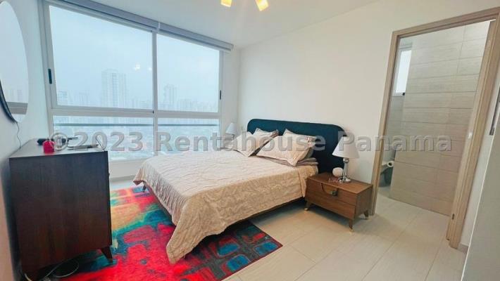 The Towers, apartamento