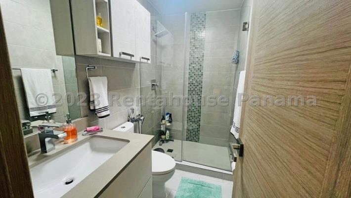 The Towers, apartamento
