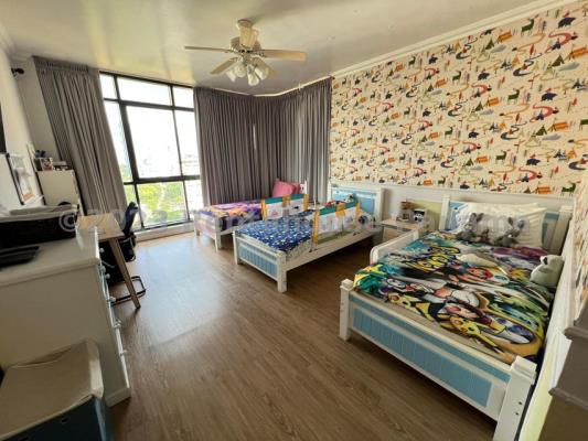 Plaza Miramar, Avenida Balboa