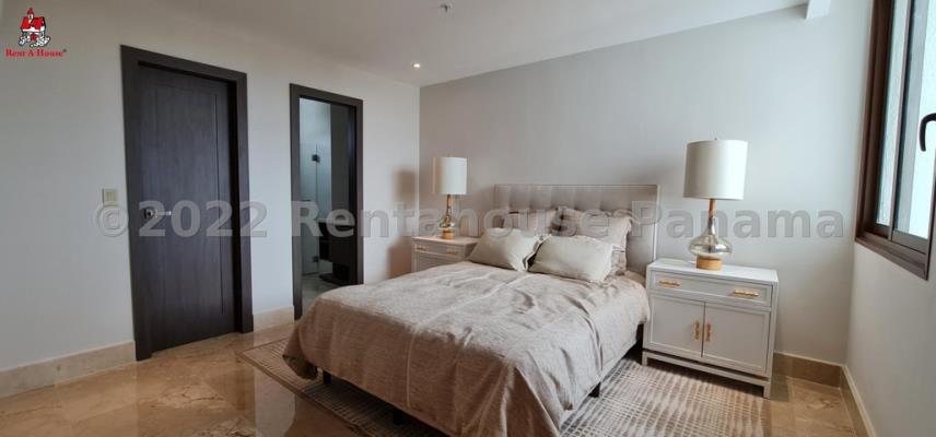 The Colonial, Santa Maria