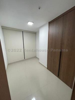 WorldWide Plaza, Área Metropolitana