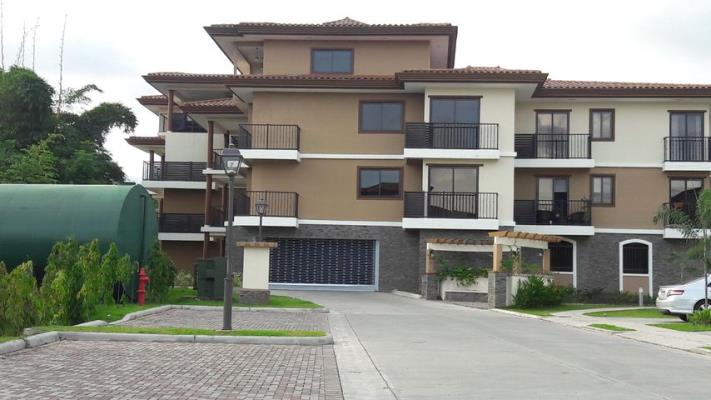 Embassy Club Courtyard, Ancón