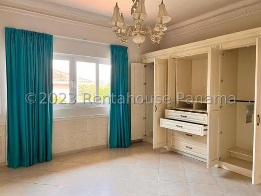 Costa de Las Perlas, Área Metropolitana