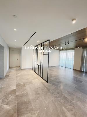 Upper East Tower, Costa del Este