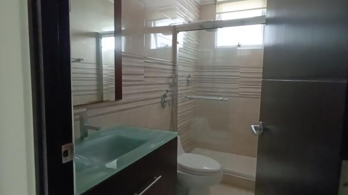 Clayton Park, Panamá