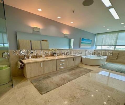 The Reserve/Santa Maria Golf & Country Club, Juan Diaz