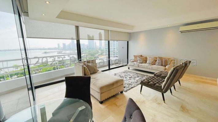 Los Delfines, Avenida Balboa