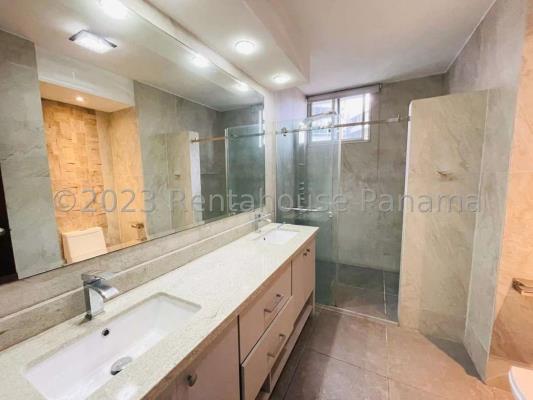 Los Delfines, Avenida Balboa