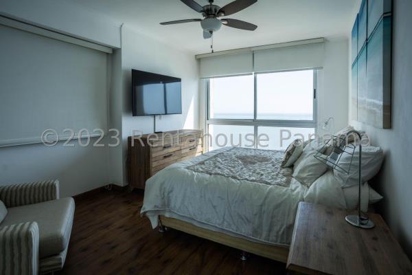 H2O on the ocean, apartamento