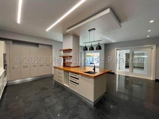 Costa de Las Perlas, Área Metropolitana