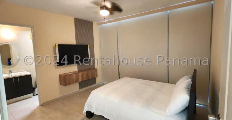 The Seawaves, Bella Vista