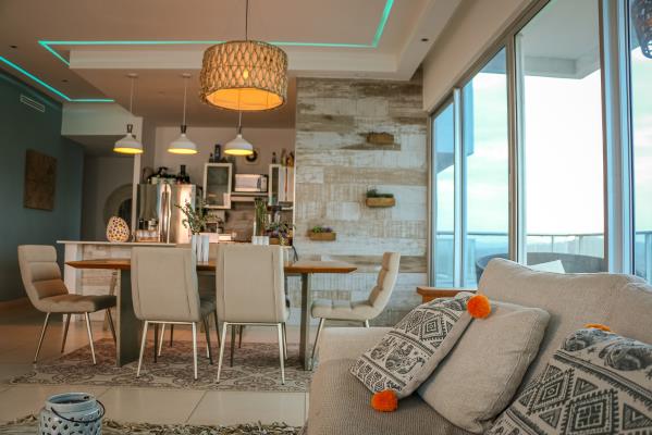 Destiny , Avenida Balboa