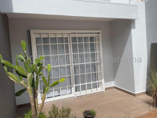 PH Victoria, Rufina Alfaro