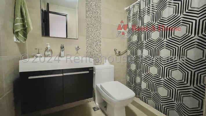 The One Tower , Área Metropolitana