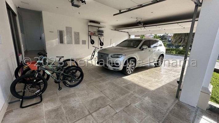 Fairways Estates, Área Metropolitana