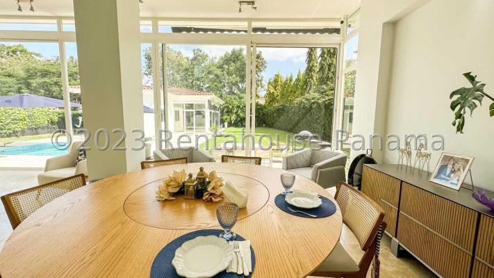 Fairways Estates, Área Metropolitana