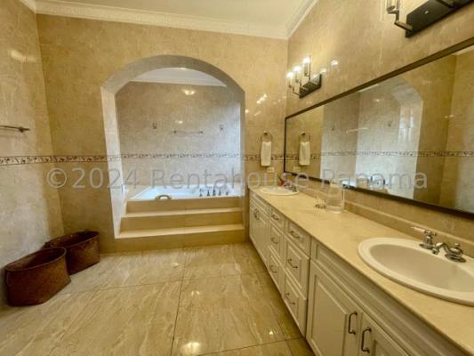 Las Begonias, Costa del Este