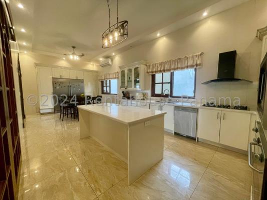 Las Begonias, Área Metropolitana