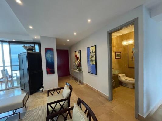 Q Tower , Área Metropolitana