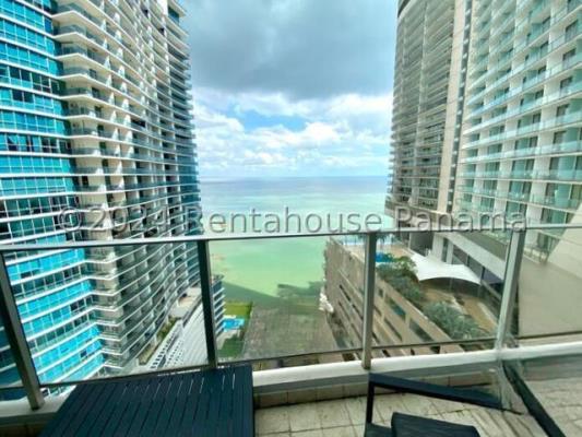 Pacific Village, Área Metropolitana