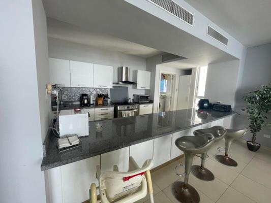 Waters on the bay, Avenida Balboa