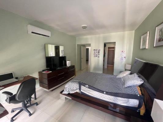 Waters on the bay, Área Metropolitana