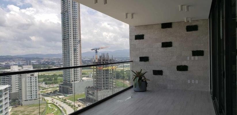 Empire Residences, Santa Maria