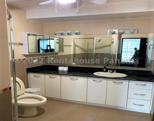 Bayfront  Tower, apartamento