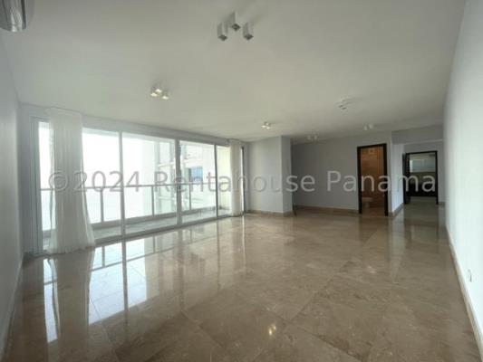 Q Tower , Área Metropolitana