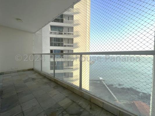 Q Tower , Área Metropolitana