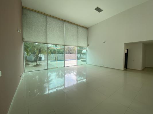 Costa Esmeralda, Juan Diaz