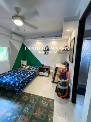 Villa Valencia, Panamá