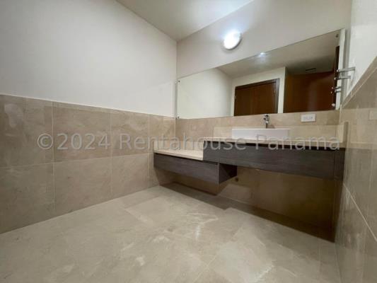 The Reserve, Juan Diaz