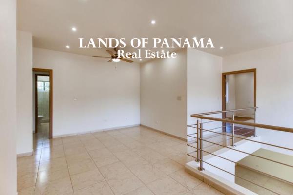 Costa de Las Perlas, Área Metropolitana