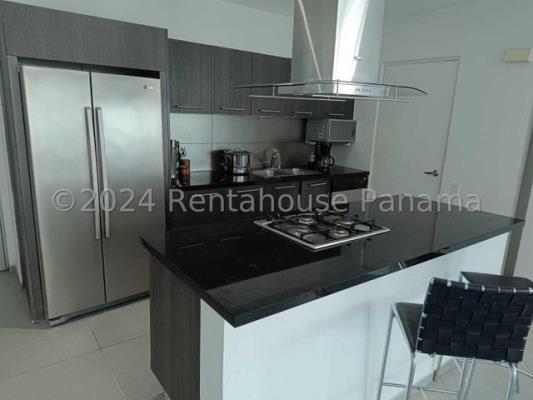 Yacht Club, Metropolitan Area